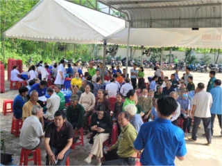 SÔI NỔI HOẠT ĐỘNG KHÁM SỨC KHỎE ĐỊNH KỲ TẠI XÃ TÂN AN