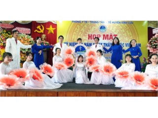 HUYỆN VĨNH CỬU TỔ CHỨC HỌP MẶT KỶ NIỆM 70 NĂM NGÀY THẦY THUỐC VIỆT NAM